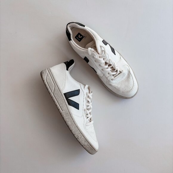 VEJA V-10 Men's Sneakers - Prime Leather (EUC) - Picture 1 of 7